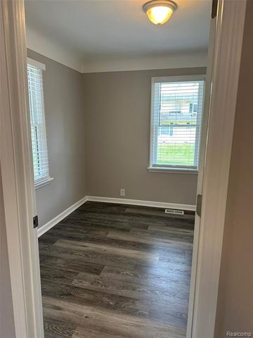6161 River Road, Flushing, MI 48433