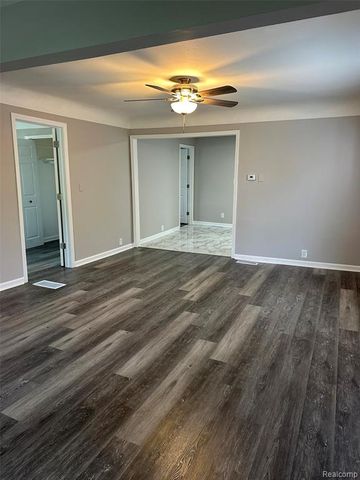 6161 River Road, Flushing, MI 48433