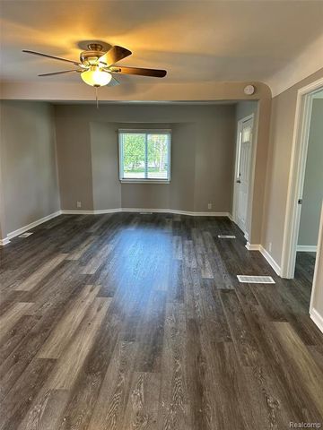 6161 River Road, Flushing, MI 48433