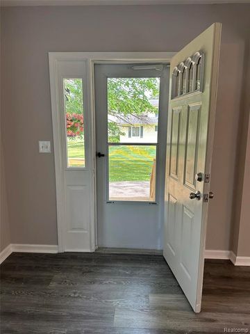 6161 River Road, Flushing, MI 48433