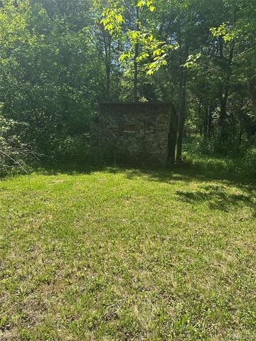 6161 River Road, Flushing, MI 48433