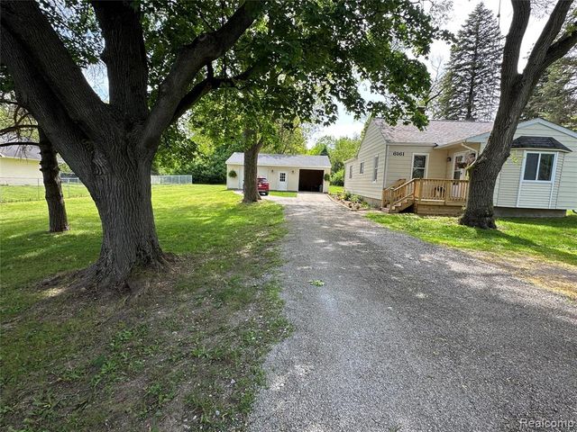6161 River Road, Flushing, MI 48433