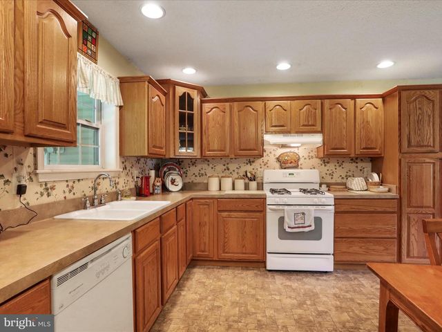 205 CLYDE BORUM RD, Inwood, WV 25428