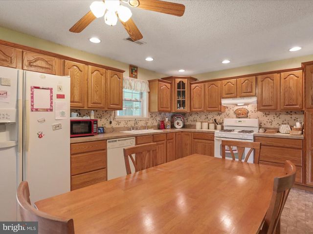 205 CLYDE BORUM RD, Inwood, WV 25428