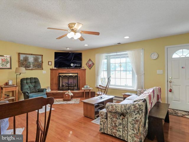 205 CLYDE BORUM RD, Inwood, WV 25428