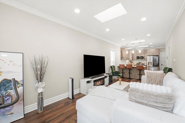 10506 S Edbrooke Avenue, Chicago, IL 60628