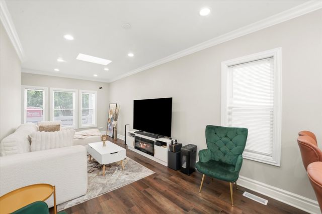 10506 S Edbrooke Avenue, Chicago, IL 60628