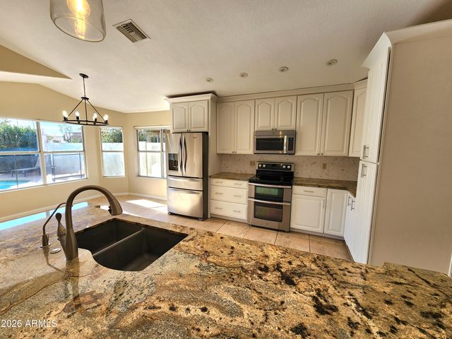 15013 S 46TH Place, Phoenix, AZ 85044