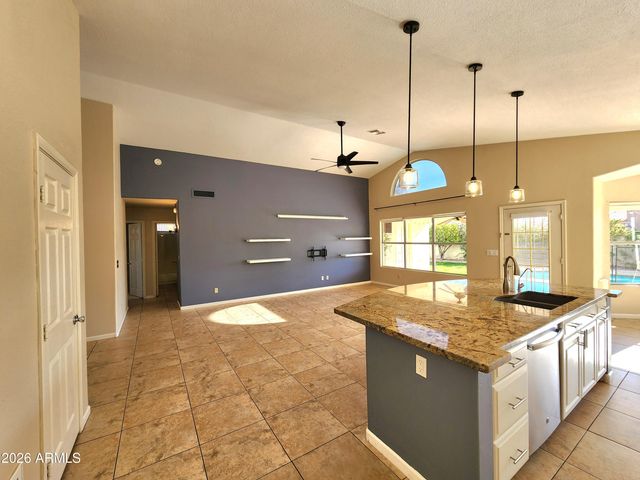 15013 S 46TH Place, Phoenix, AZ 85044