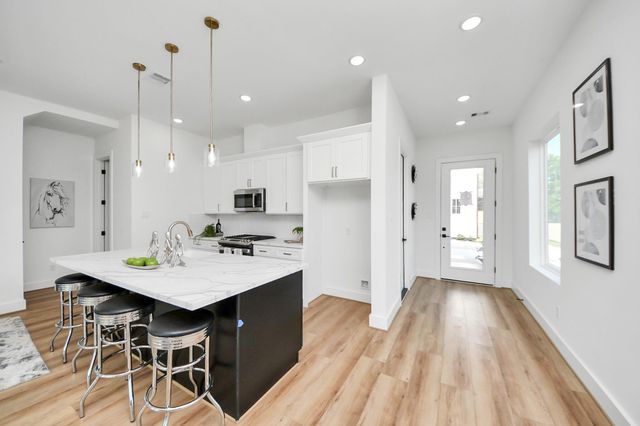 2432 Harrington Street, Houston, TX 77026