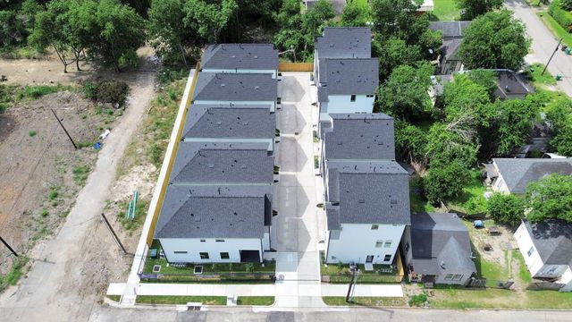 2432 Harrington Street, Houston, TX 77026
