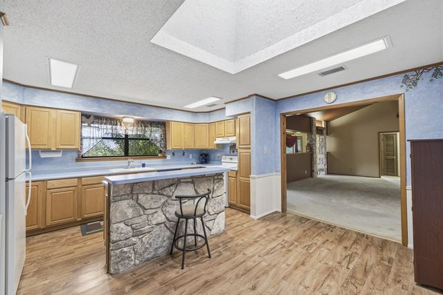 203 Cave Springs Dr, Hunt, TX 78024