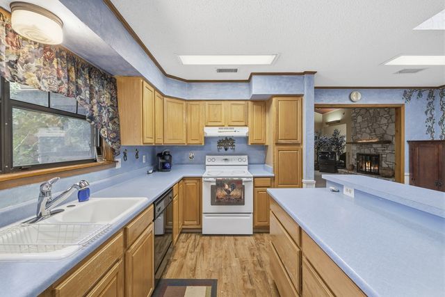 203 Cave Springs Dr, Hunt, TX 78024