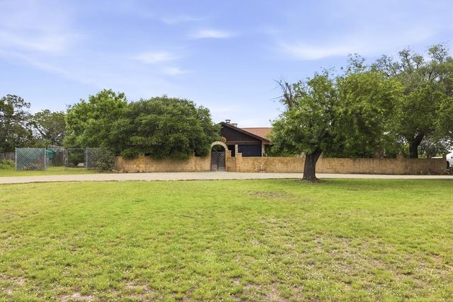 203 Cave Springs Dr, Hunt, TX 78024