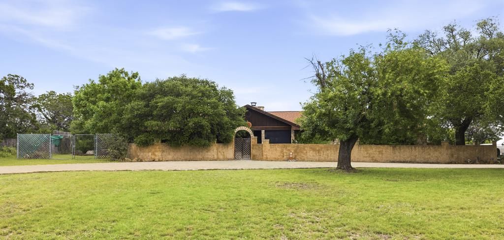 203 Cave Springs Dr, Hunt, TX 78024