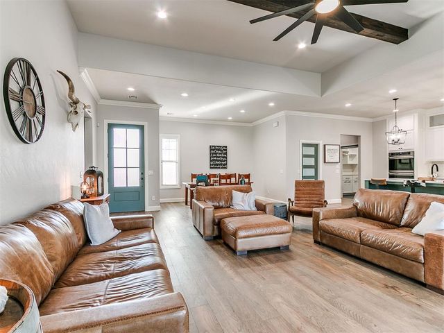 5704 Tiger Stone Drive, Mustang, OK 73064