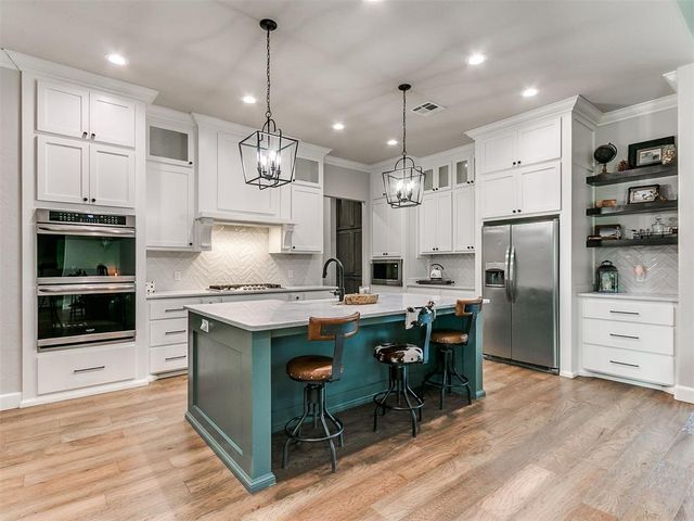 5704 Tiger Stone Drive, Mustang, OK 73064