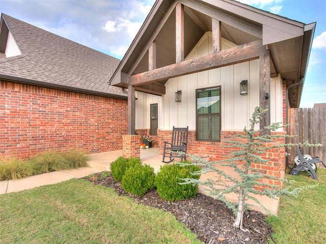 5704 Tiger Stone Drive, Mustang, OK 73064