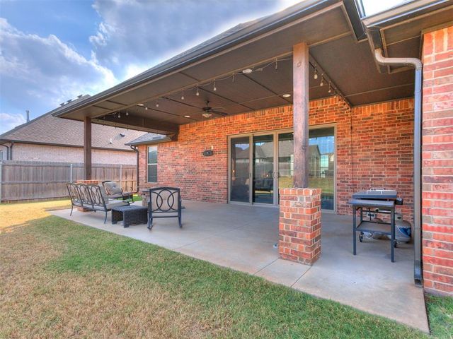 5704 Tiger Stone Drive, Mustang, OK 73064