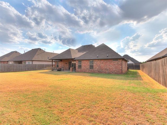 5704 Tiger Stone Drive, Mustang, OK 73064