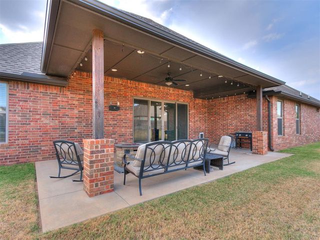 5704 Tiger Stone Drive, Mustang, OK 73064