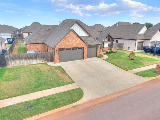 5704 Tiger Stone Drive, Mustang, OK 73064