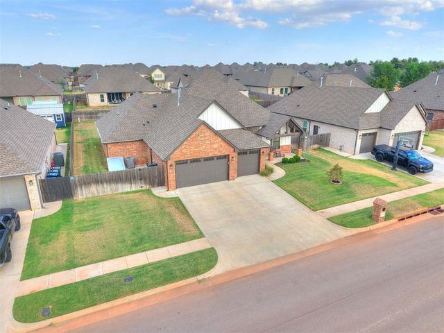 5704 Tiger Stone Drive, Mustang, OK 73064