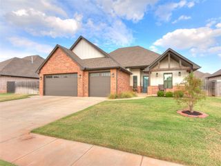 5704 Tiger Stone Drive, Mustang, OK 73064