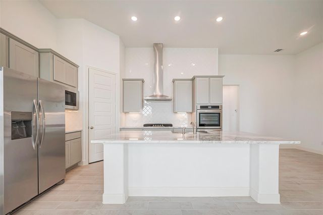 3007 Golden Isle Drive, Texas City, TX 77568
