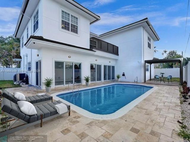 2319 NE 35th Dr, Fort Lauderdale, FL 33308