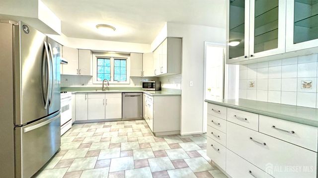 100 Dellwood Road, Edison, NJ 08820