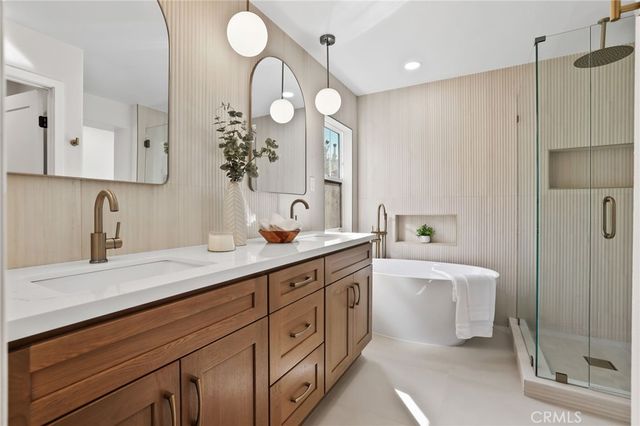 58 Potters Bnd, Ladera Ranch, CA 92694
