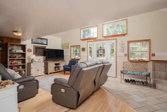 279 HELMS RD, Stanley, VA 22851