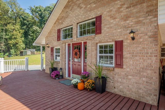 279 HELMS RD, Stanley, VA 22851