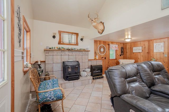 279 HELMS RD, Stanley, VA 22851