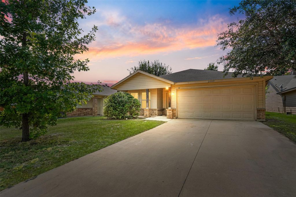 2939 Saint Zachary Drive, Dallas, TX 75233