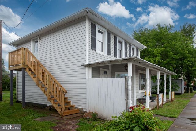 215 IRVING AVE N, Colonial Beach, VA 22443