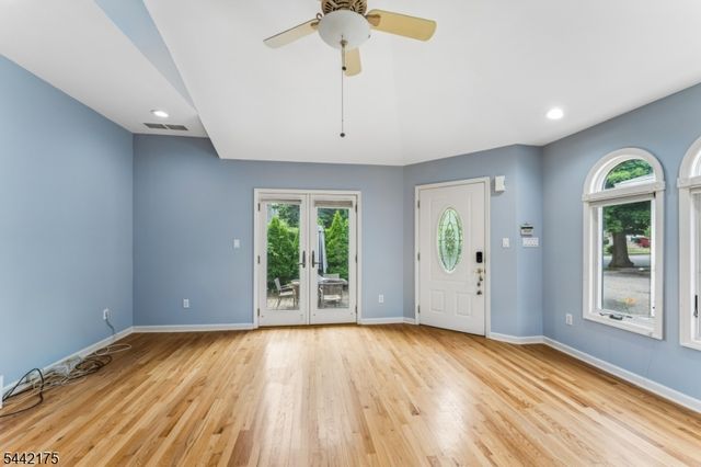33 Myrtle Ave, Nutley Twp., NJ 07110
