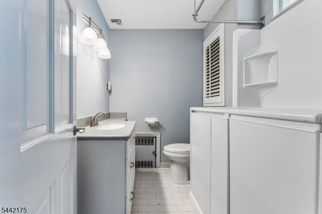 33 Myrtle Ave, Nutley Twp., NJ 07110