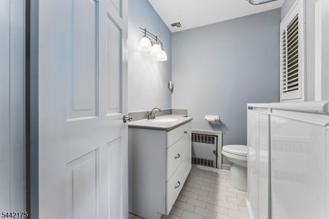 33 Myrtle Ave, Nutley Twp., NJ 07110