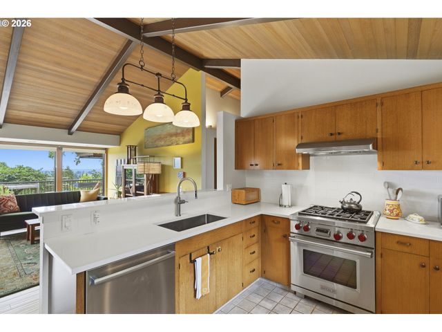 4150 Se PINEHURST Ave, Milwaukie, OR 97267