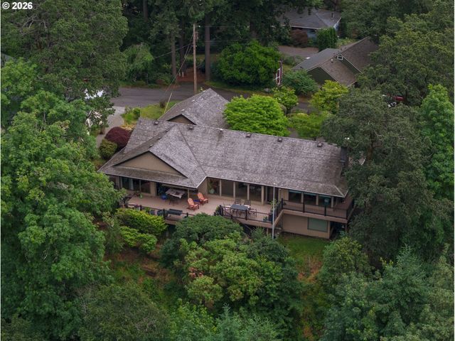 4150 Se PINEHURST Ave, Milwaukie, OR 97267