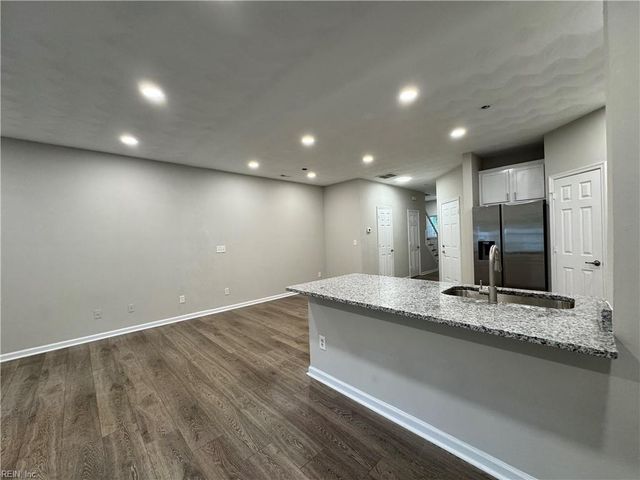 2002 Paramont Ave AVE, Chesapeake, VA 23320