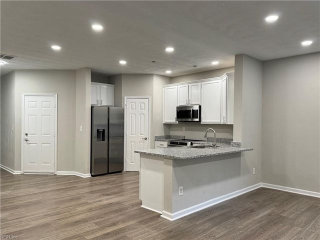 2002 Paramont Ave AVE, Chesapeake, VA 23320