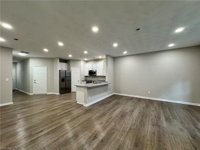 2002 Paramont Ave AVE, Chesapeake, VA 23320