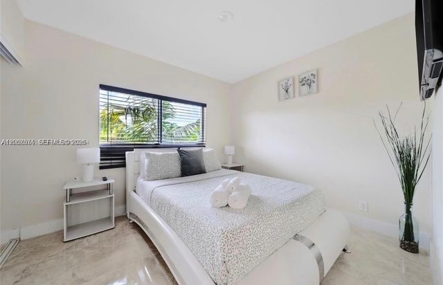 615 NW 10th Terrace 1, Fort Lauderdale, FL 33311