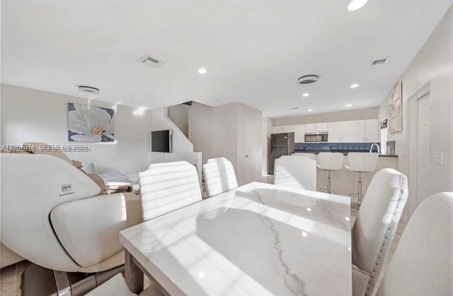 615 NW 10th Terrace 1, Fort Lauderdale, FL 33311