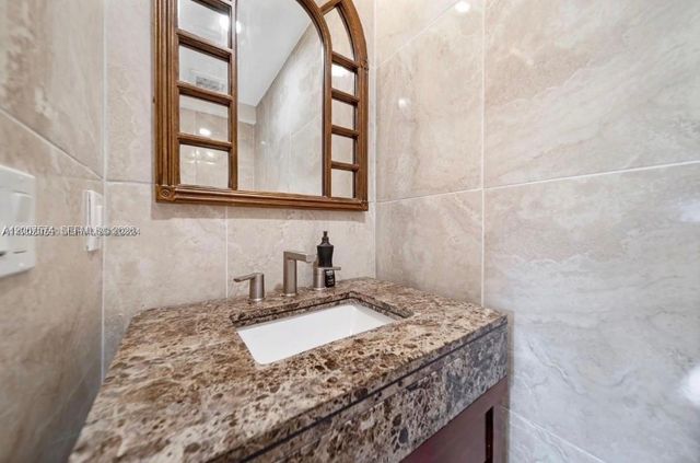 615 NW 10th Terrace 1, Fort Lauderdale, FL 33311