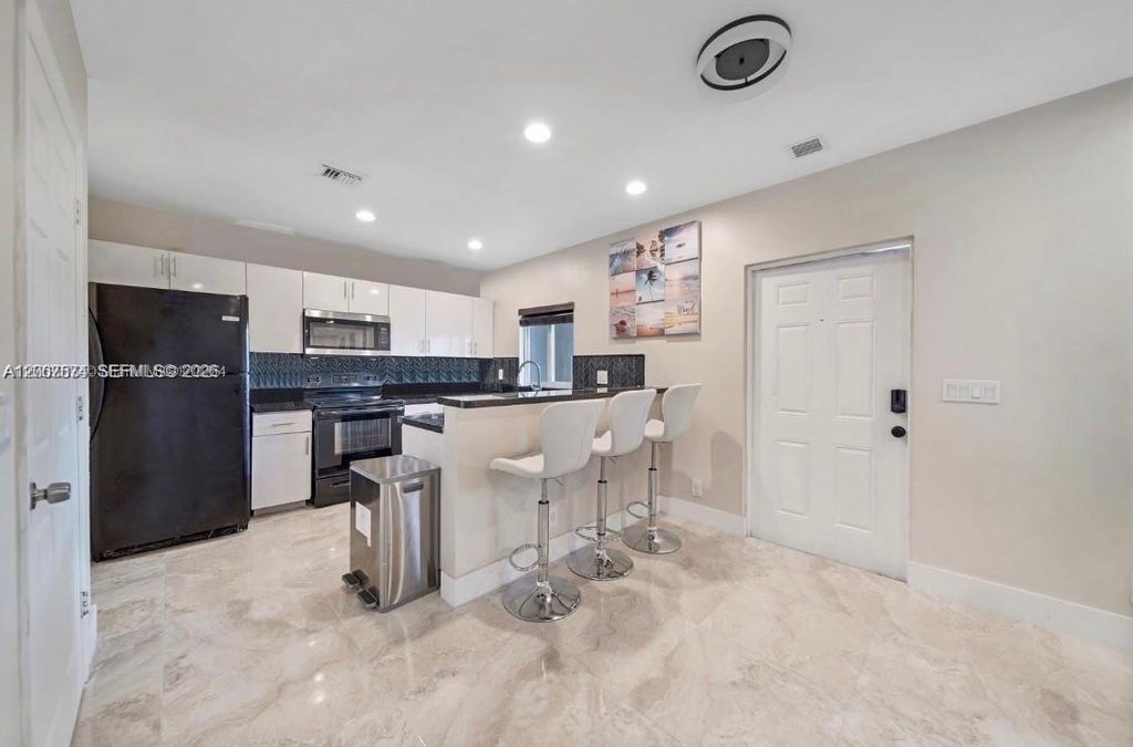 615 NW 10th Terrace 1, Fort Lauderdale, FL 33311