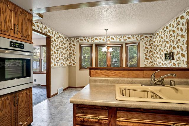 908 Monroe STREET, Onalaska, WI 54650